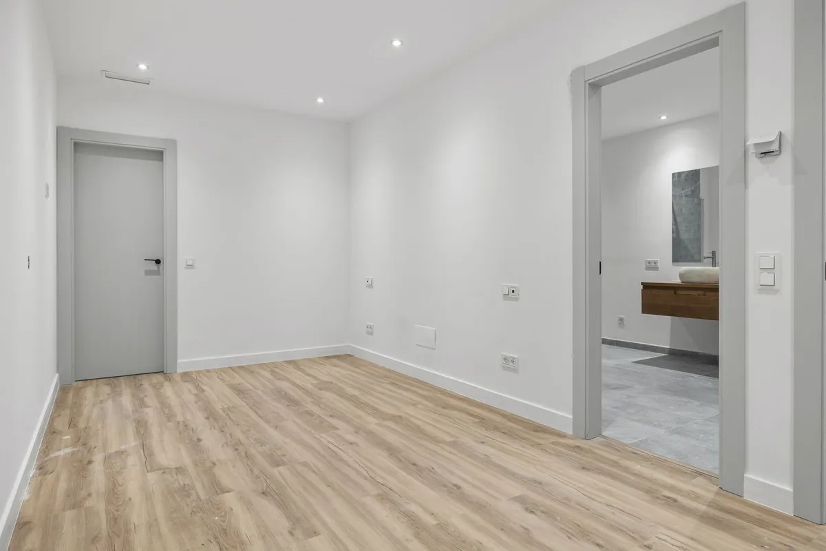 d55448f2-03cf-4573-8548-3fc533fa88aa