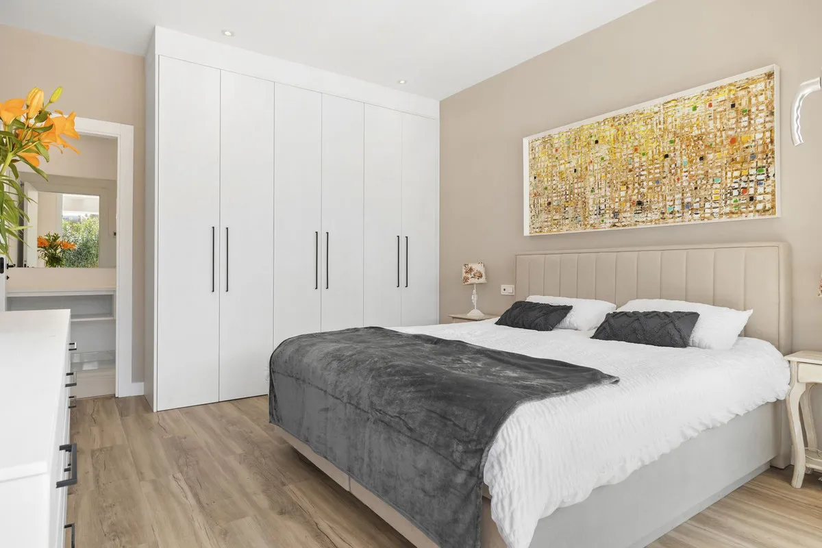 ff97d26a-0c81-44a4-b5cc-a91ba77eafe9