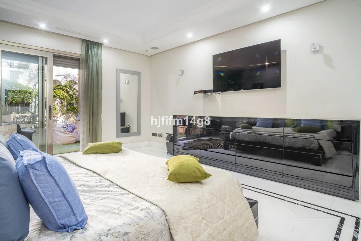 ad38351e-a185-4eb9-b3d9-413f0e8545c2