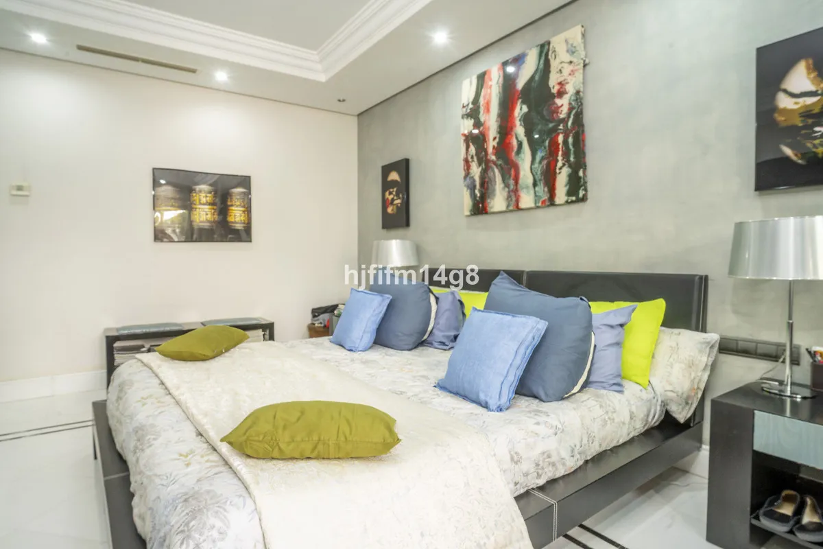 c24b9e57-2aa1-4cbb-969c-ba5ebbf4c713