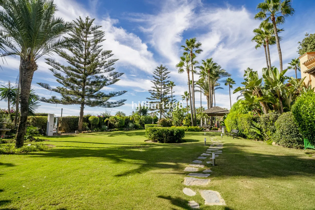 cadf7686-7981-4615-a92a-ffaa477a40e0