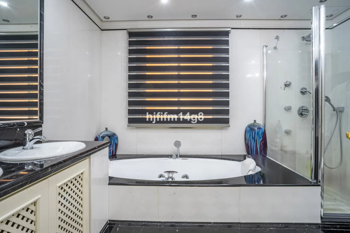 fda4c8ff-ba2a-48b4-8267-9222a0e8ed63