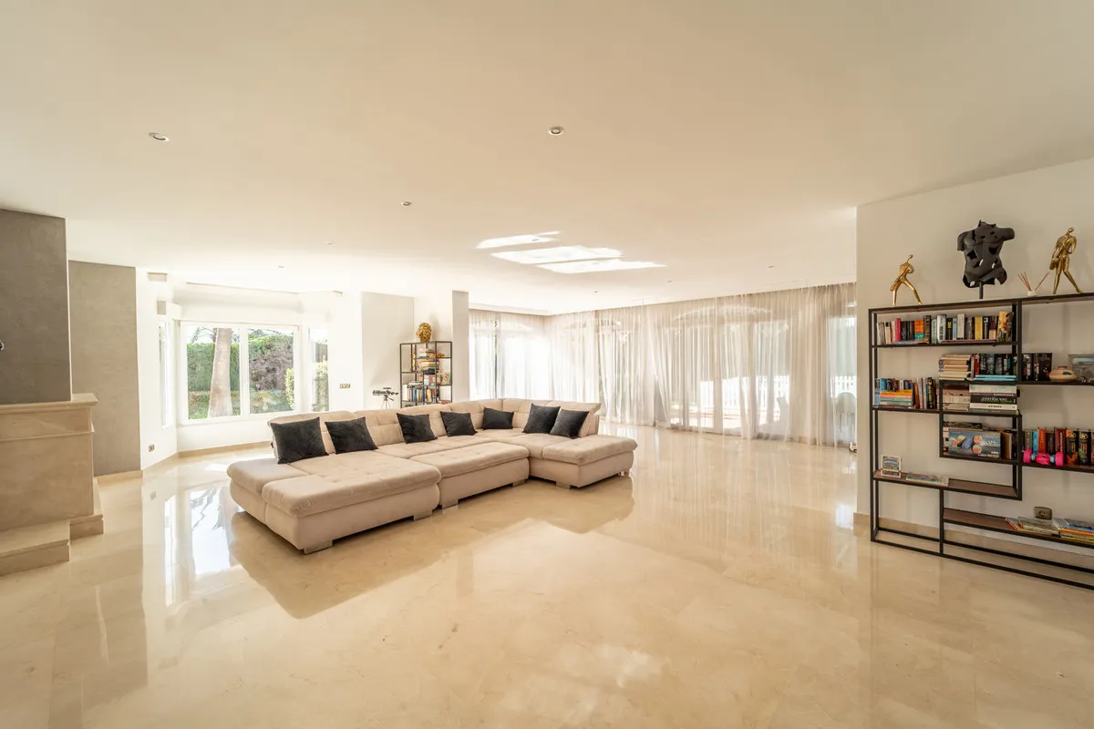 e2e8def4-2485-410e-9f95-7dc96b59b015