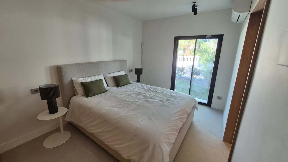 2e5a6c39-7406-4971-8a72-5aa97ca77d3e