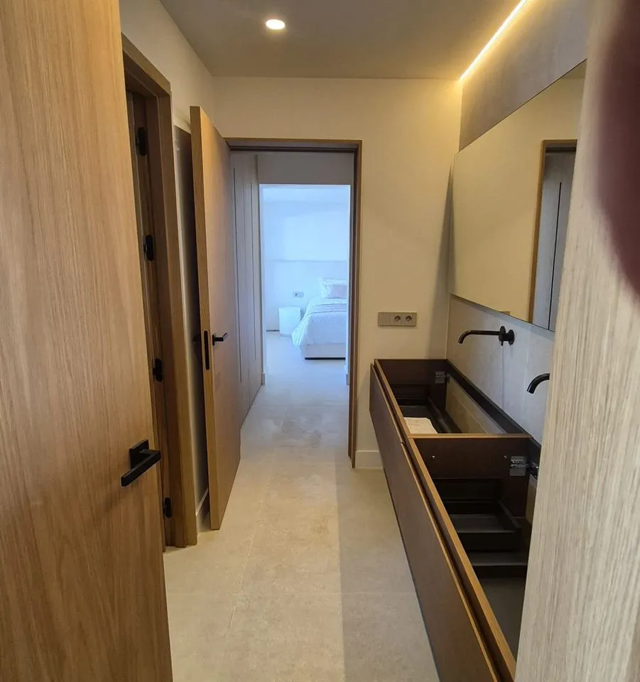 54fba051-29f5-44d0-a454-cf8de58a861d