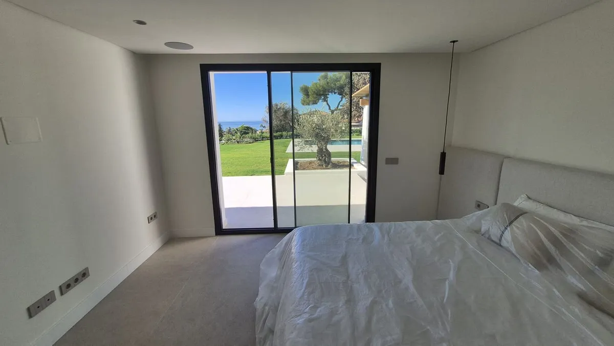 c8036f3f-ff49-44f2-85bf-b9ab163a538b