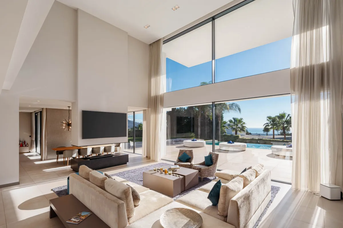 015fd506-77b6-47e0-a8a8-98e94be7e693