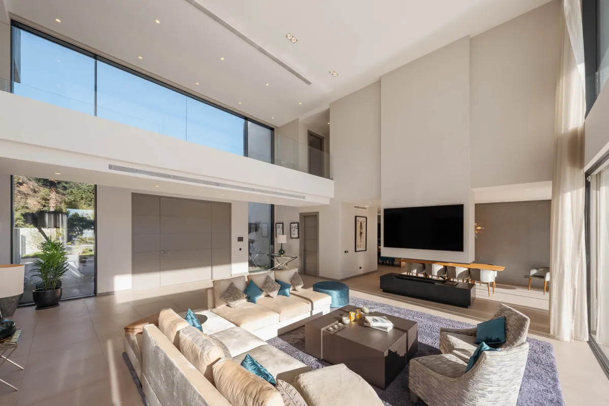 9f02af59-6445-49cf-8235-04f7f0b61536