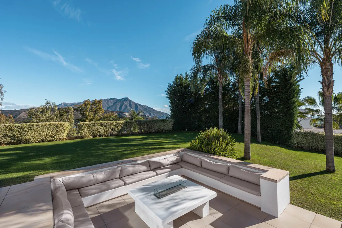 c5c0630d-0b5b-4941-977d-987d9003d7a2