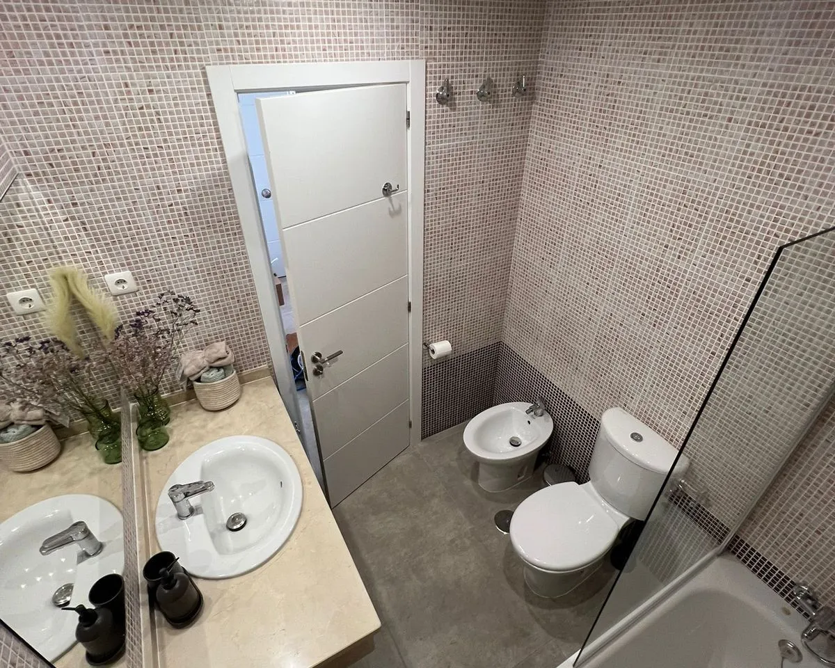 1b89d4dd-5963-487b-a31e-00acb866db0c