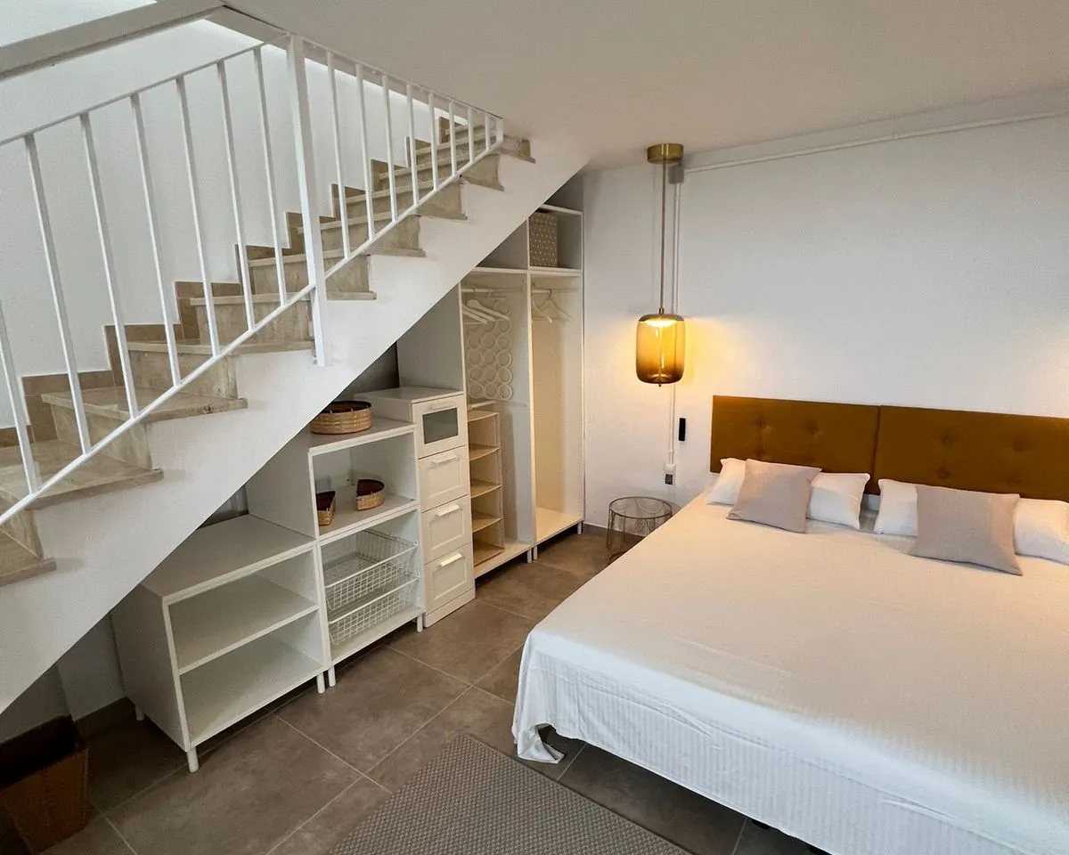 ef62a3df-1e12-4cce-af94-879373bf553b