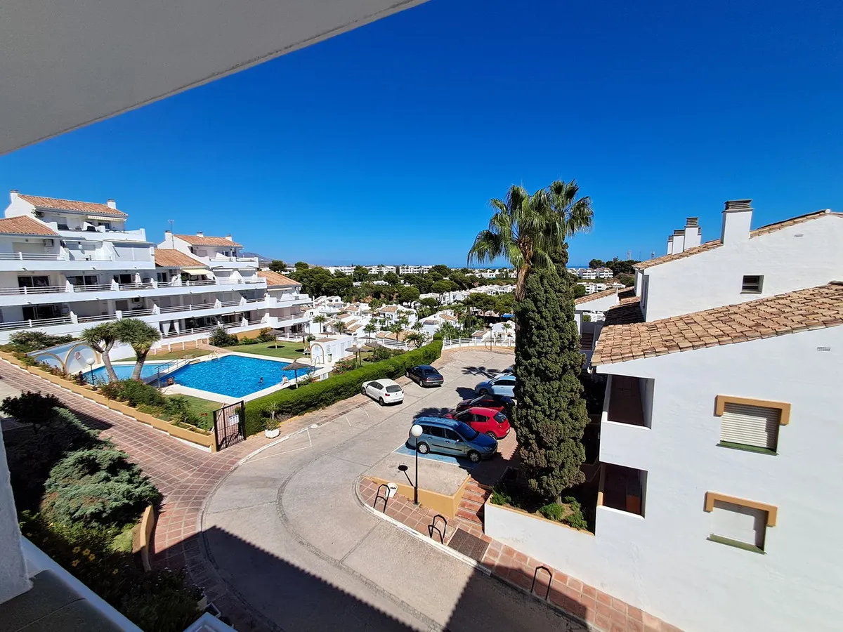 ae89adb7-eb7b-418f-ab1d-fc330156bc3d