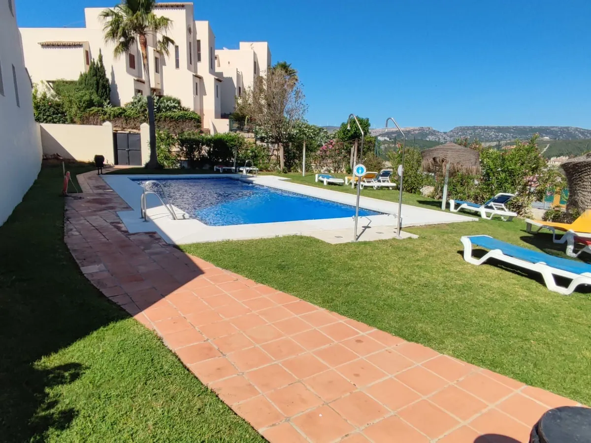 dcd08942-1dd5-4bc9-8eeb-7aa8eab58135