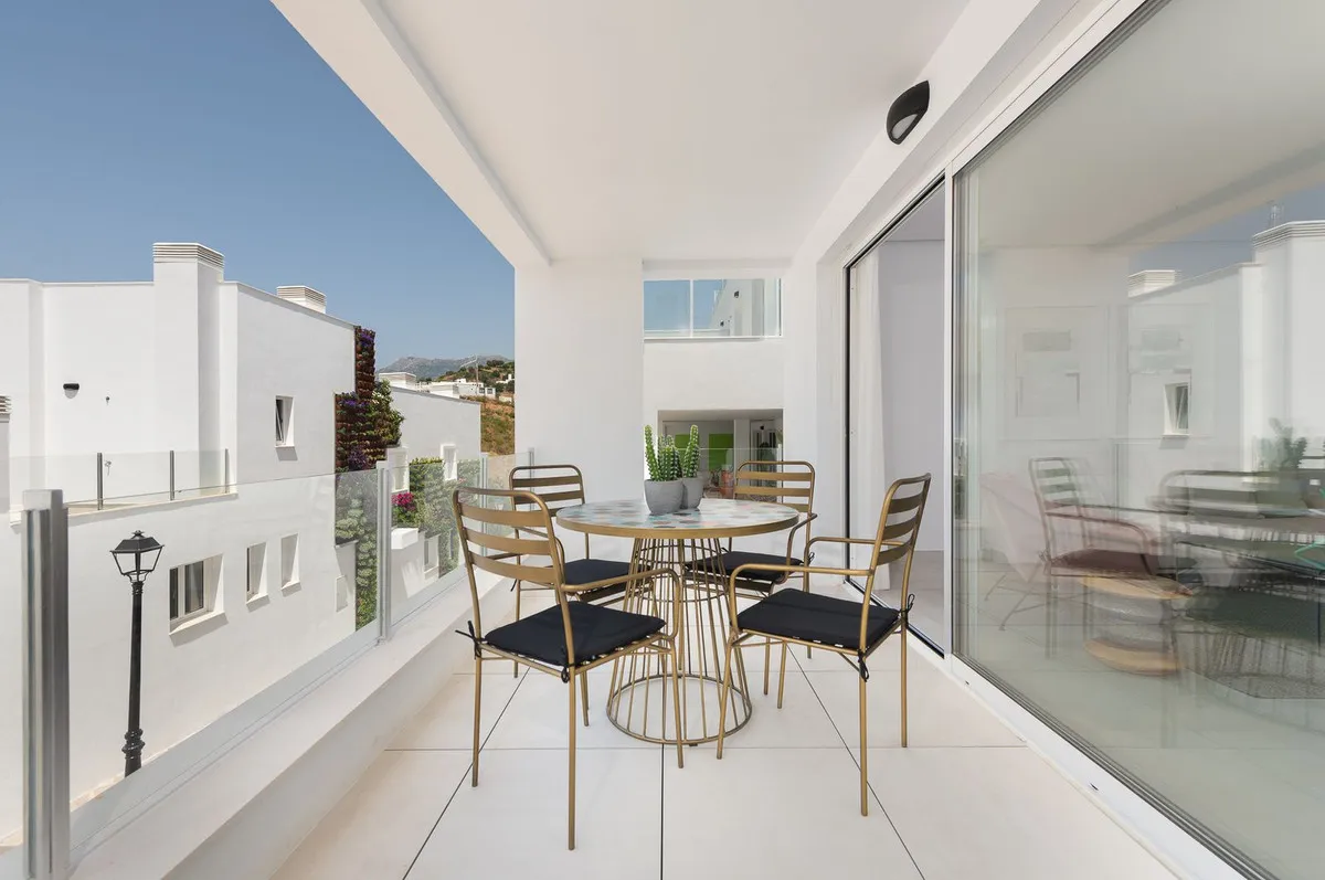 df21dbed-2f37-4cae-8350-3c582c2ed8c6