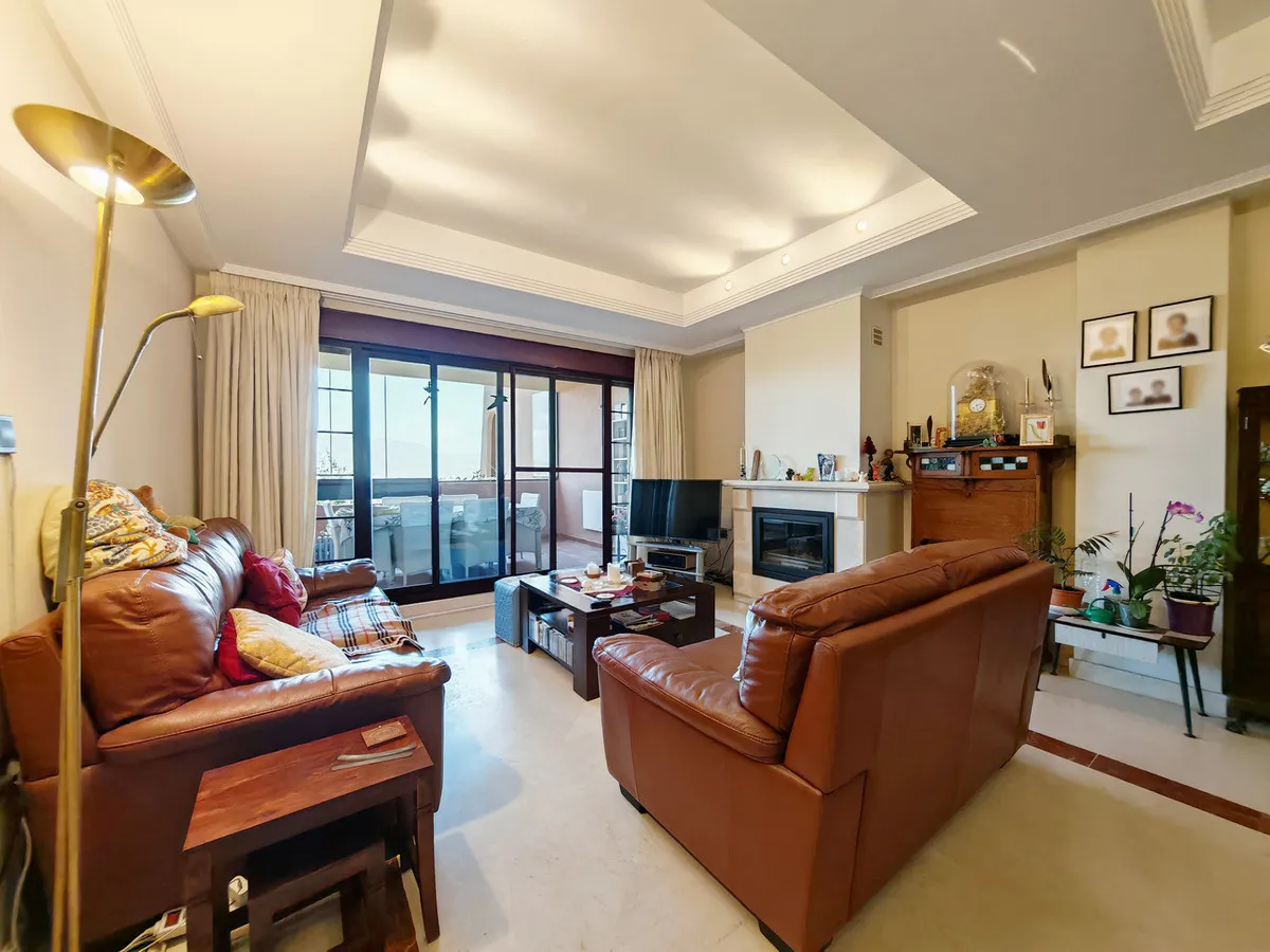 6e6762ba-3569-46b5-87de-cee1f6992dd9