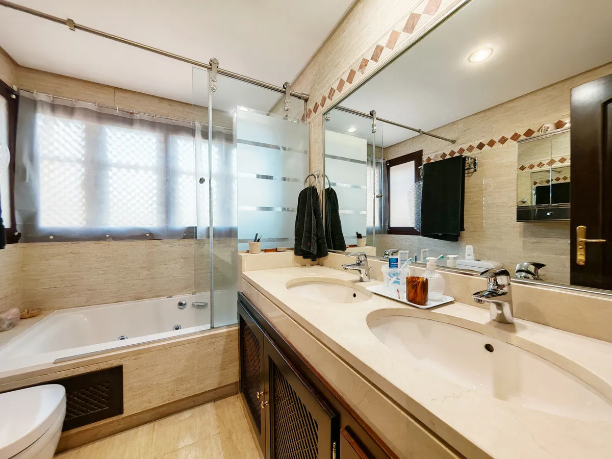 e9f256d5-faac-4f95-b8a0-025cd33fac5a