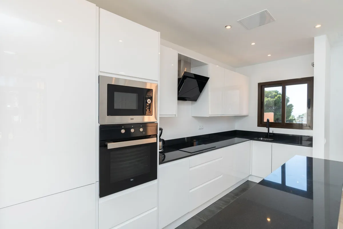 14a1eee6-ad8e-4ca4-9e76-46f438ec77c1