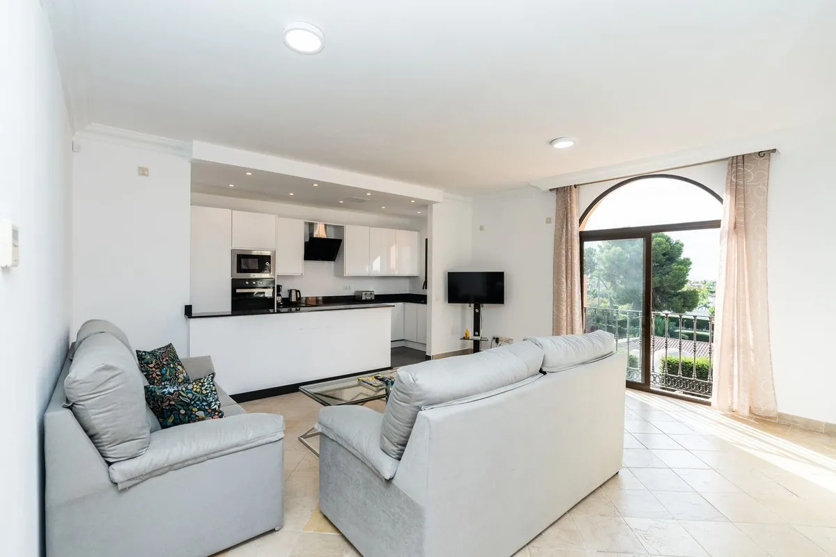 b9d1b9f7-b80a-4209-ba1e-4105bdb2753d