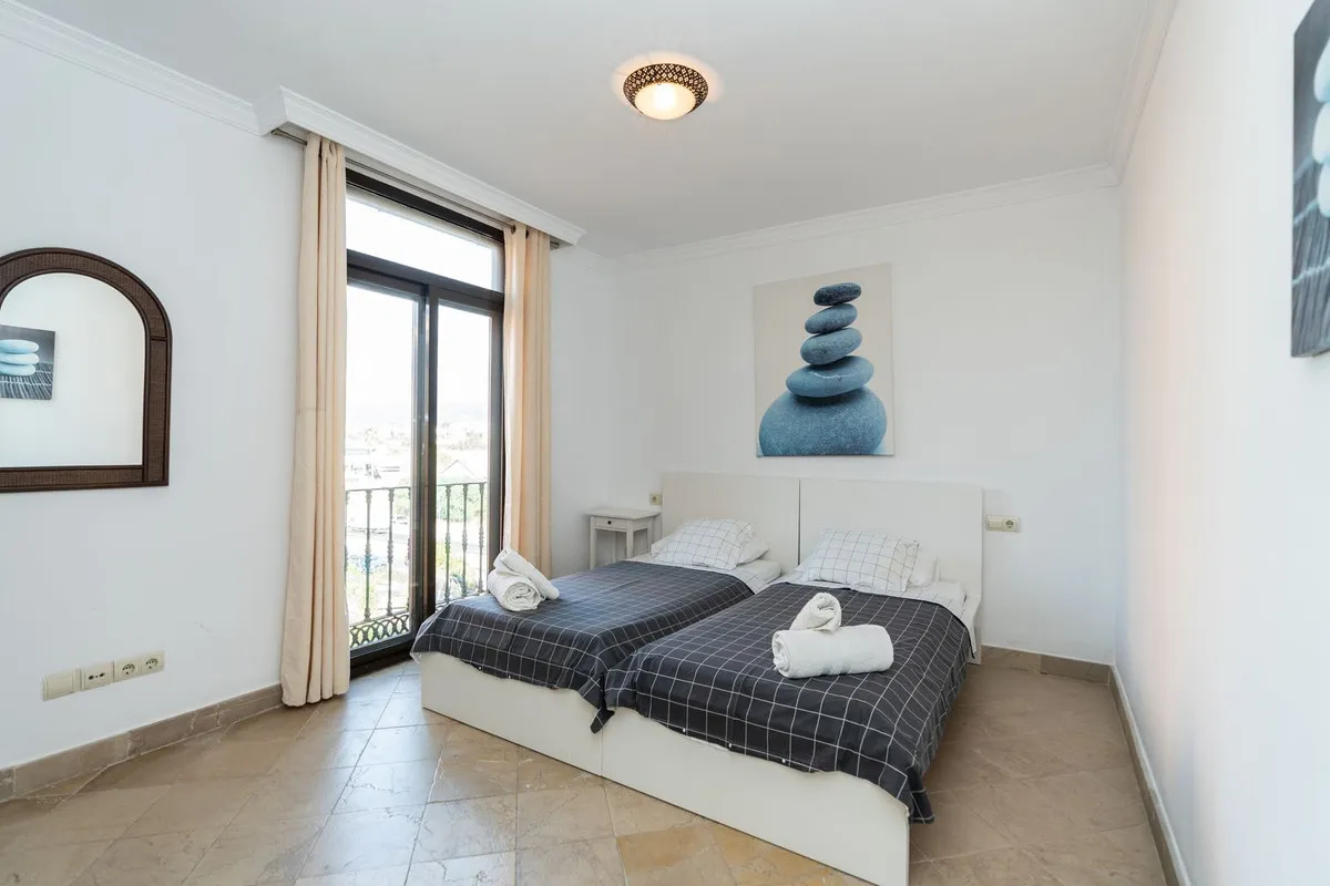 dedbcd5a-bb74-401b-9699-7445270e3785