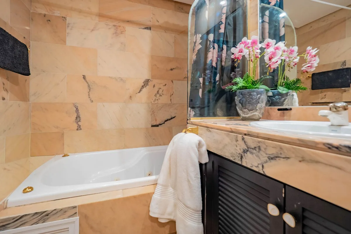 68322404-2116-4c38-94a0-caf2cf3dc270