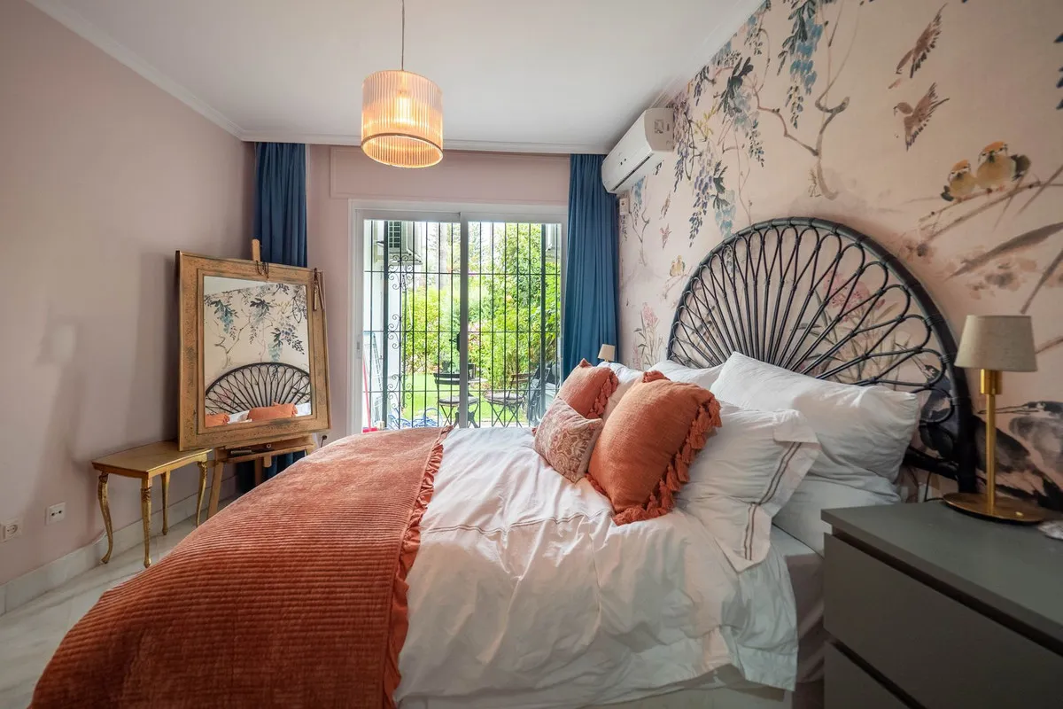 6b3c2089-ae39-4a18-b172-3dd9506c1874