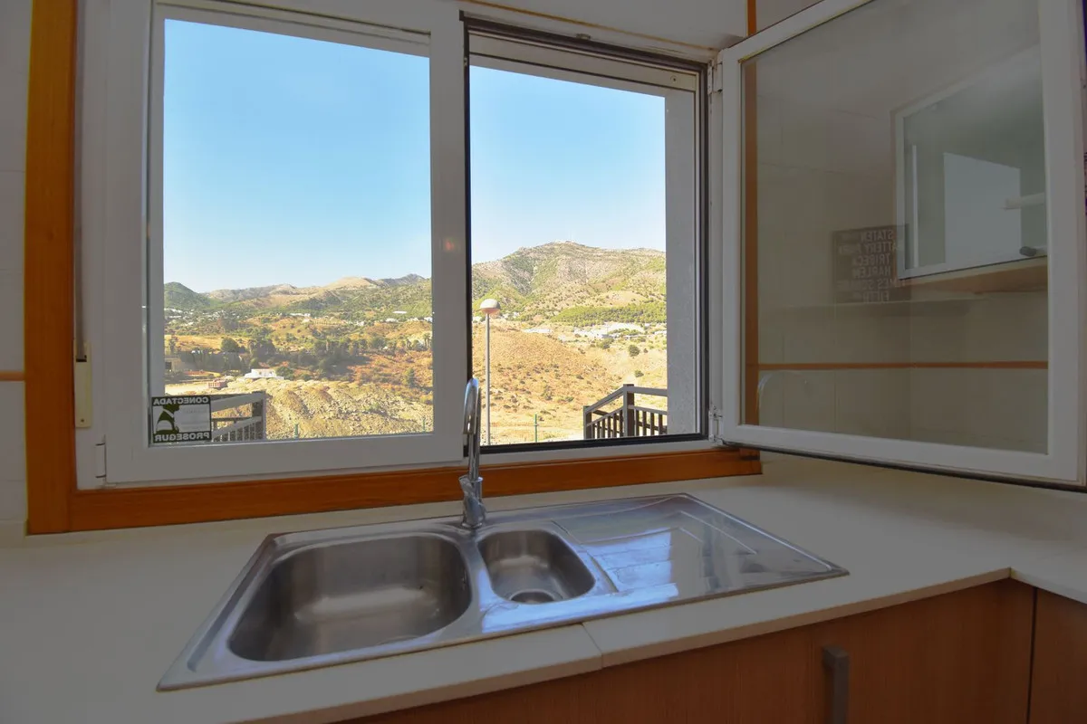 f6c57e28-e2b2-4d9f-8765-47a0d3de5a8a