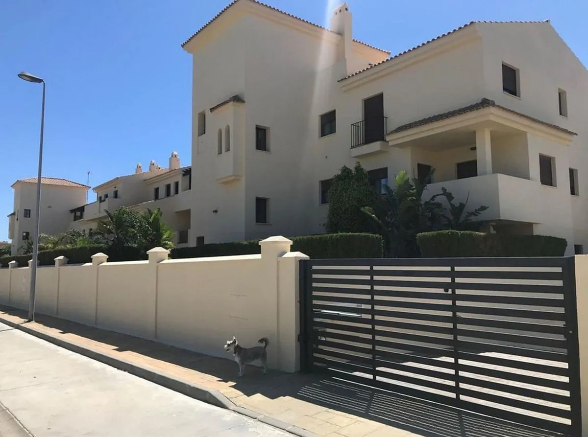 55380855-2d08-4519-bdb4-205a351c5a4b