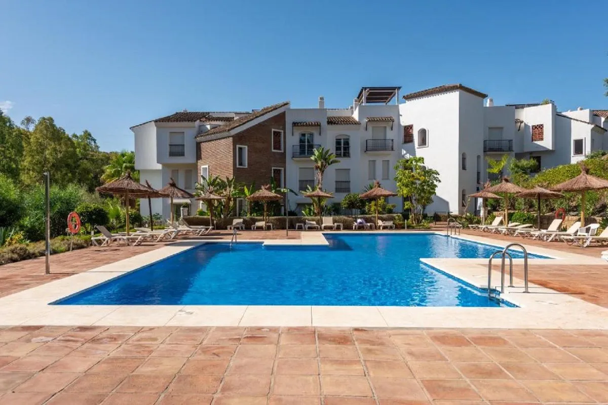 a4384479-ac63-4d8e-9485-371787e86832