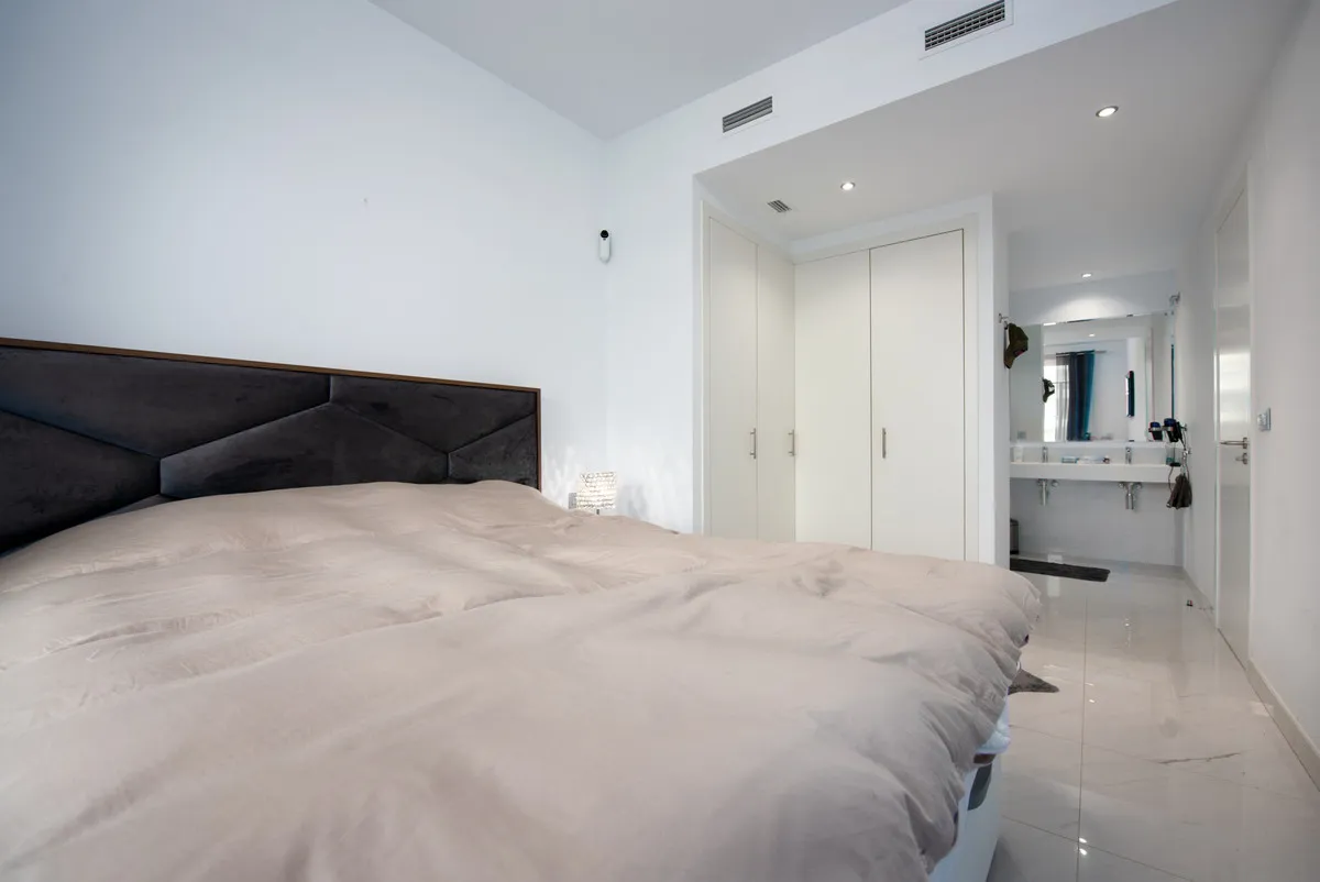 66129c56-c77d-4584-bfcb-3f4f50f85e6a