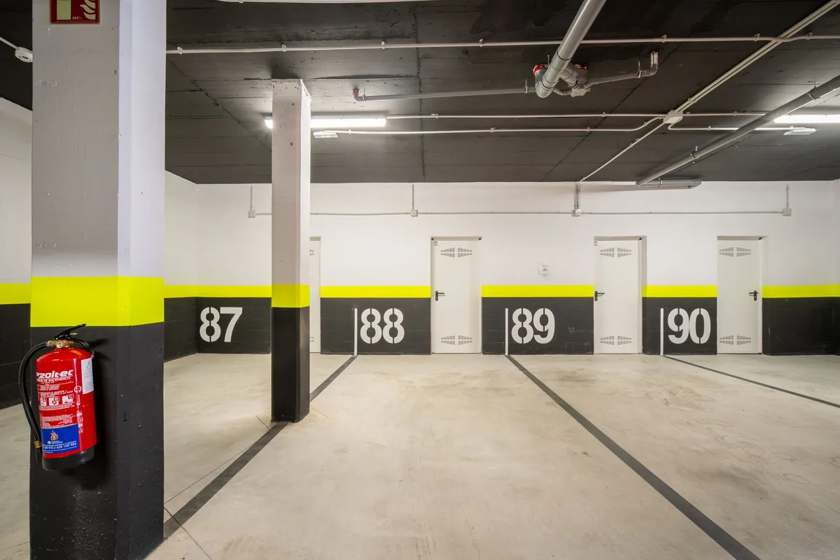 253adfe9-a100-41d8-ac2f-e6573b173152