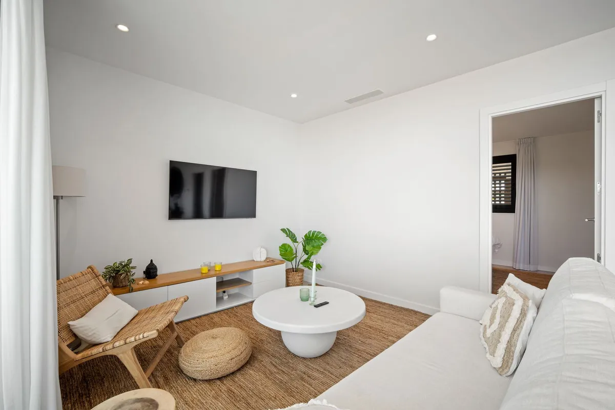 bb052a70-9b9e-4120-b519-28ebe01a2653