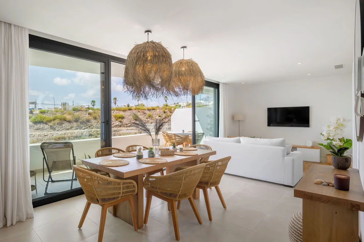 eaa1b08e-a656-4b74-a386-7c1455690ab6