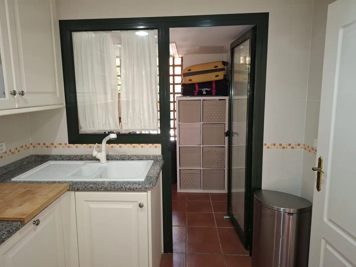 b2fd93a1-d626-4485-8d15-35c82e6c7244