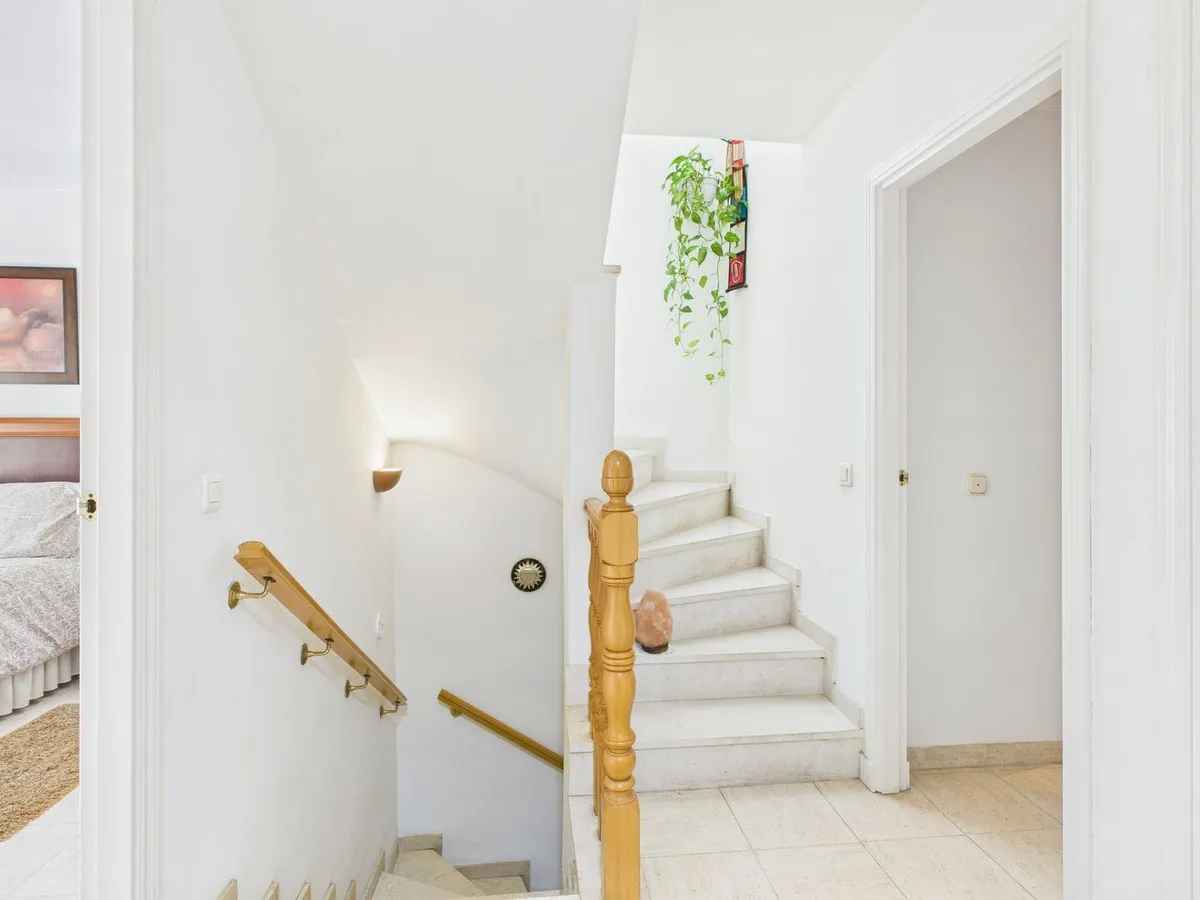 f2d35560-2d6b-47b4-a6a9-226cc9a0151b