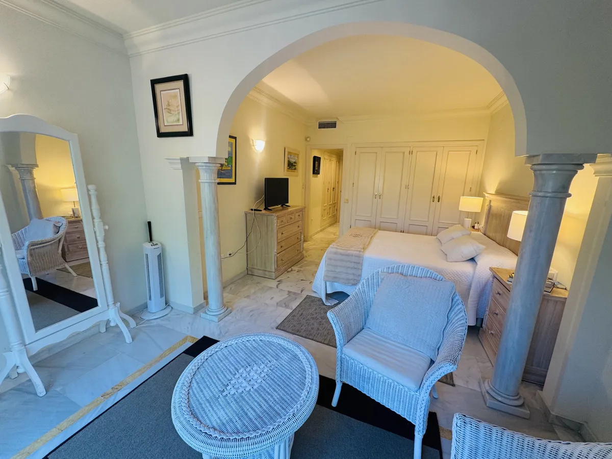 3c5ed076-e2c6-41cc-abd7-9b4ae10d53f3