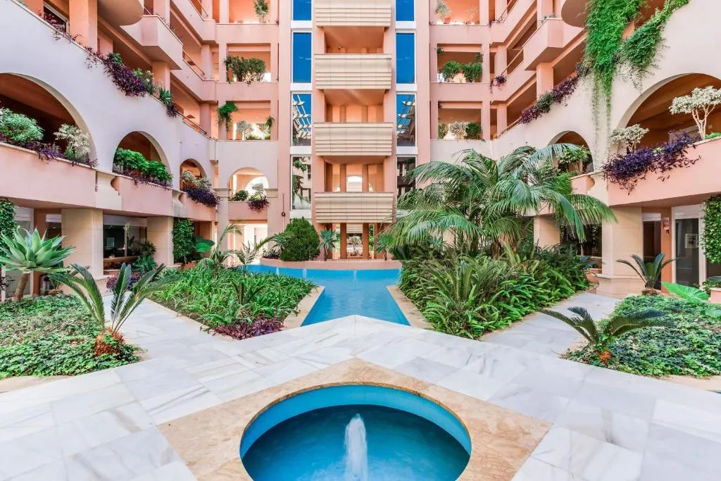 64d326f4-a710-4fa3-9ef4-de881f389902