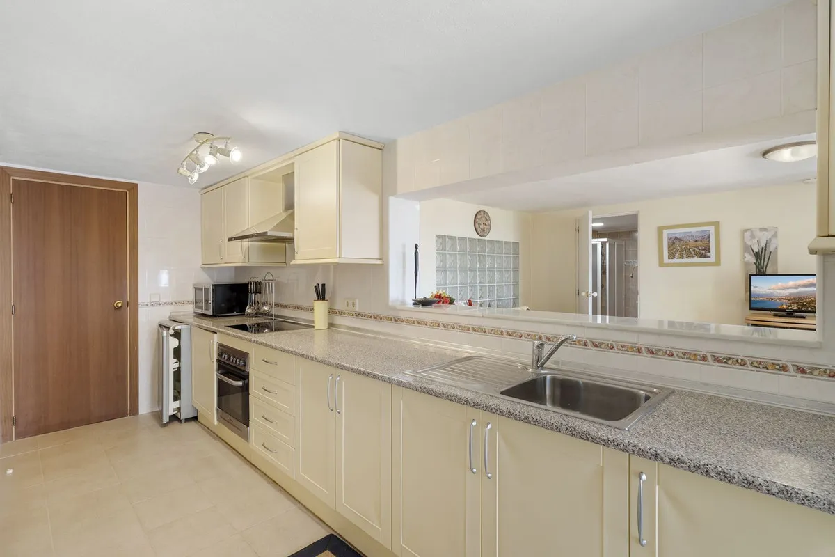 20b8adf3-25af-4fc7-b2a4-89da9854a1a8