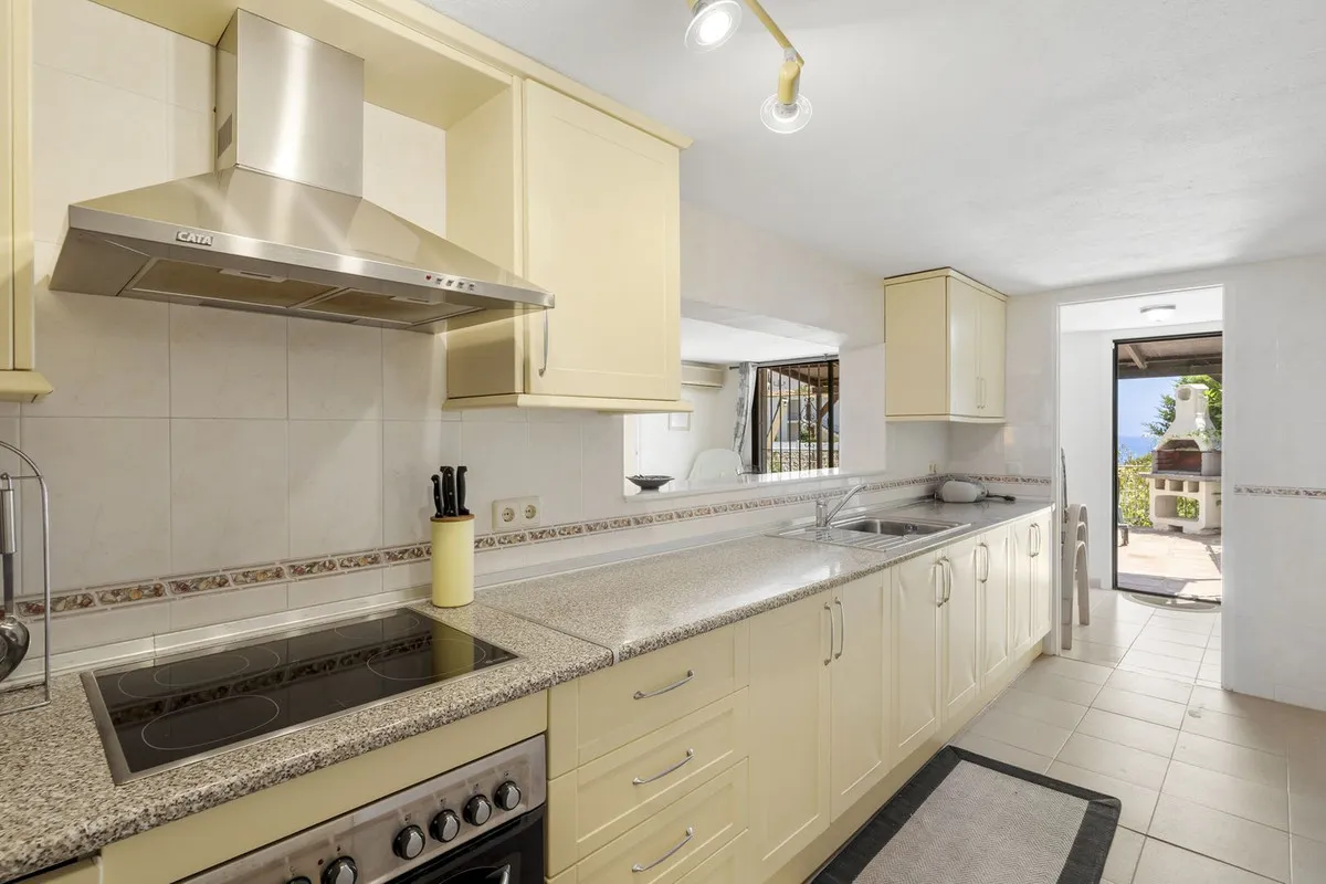 c68124b1-678b-4535-9853-7a2251c9a092