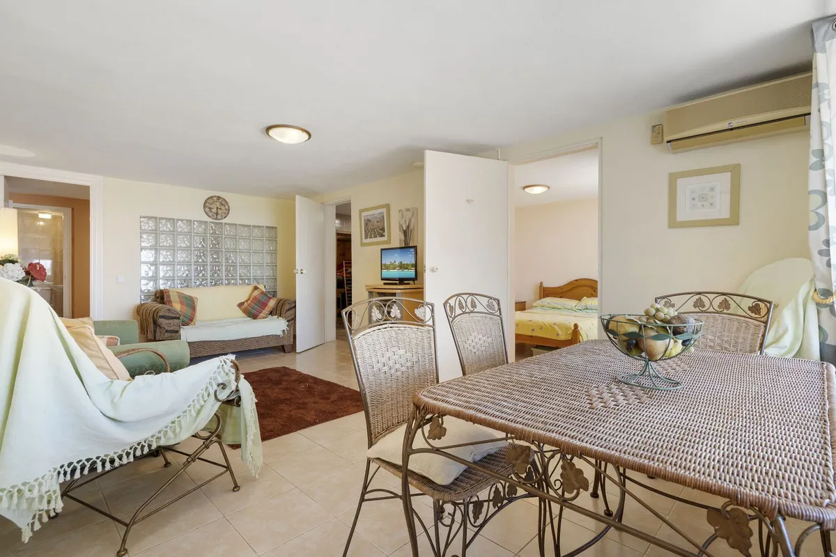 db2bc9f4-479e-4217-8034-e8dc876b8ffe