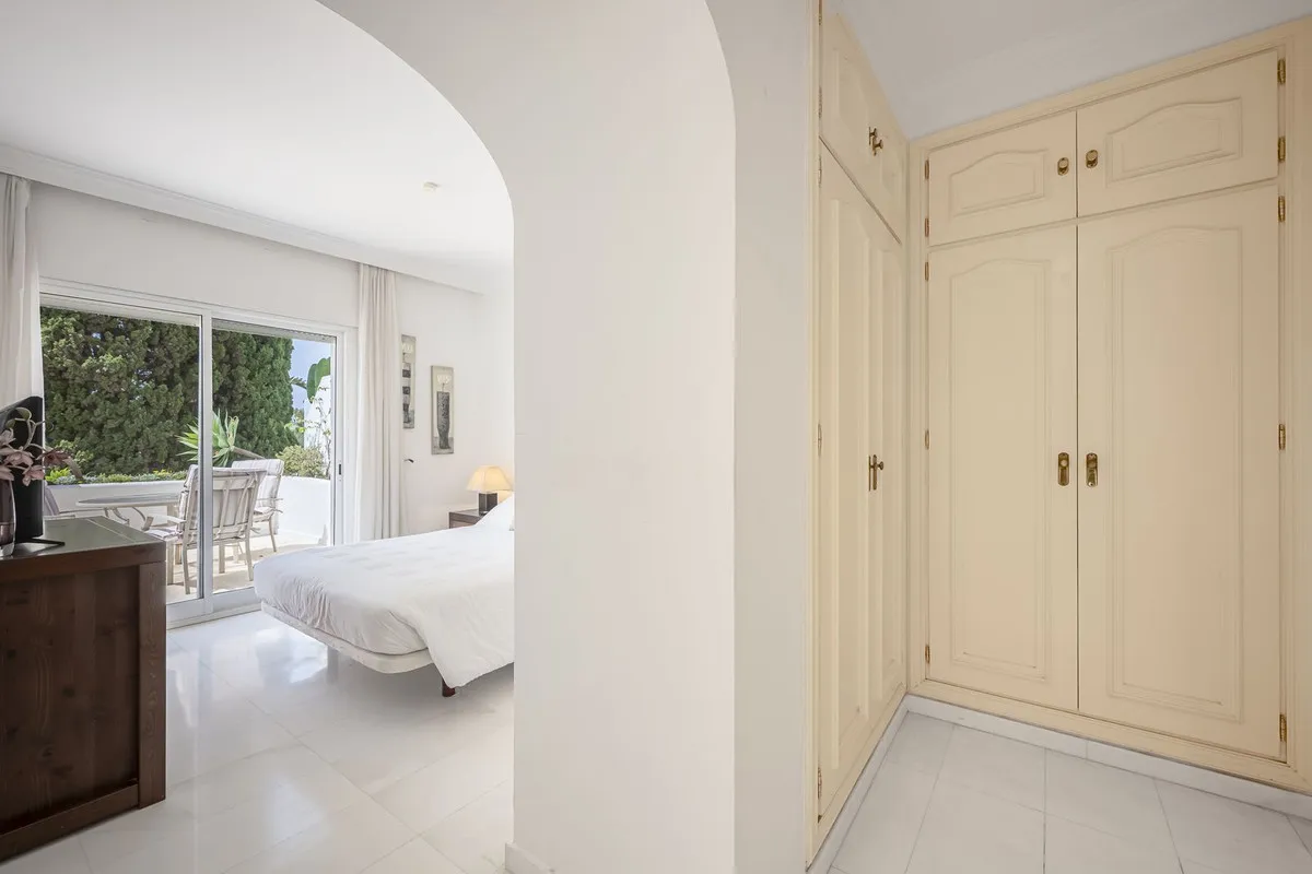 15ac72a0-ecd8-49d0-a495-533b7972e6b3