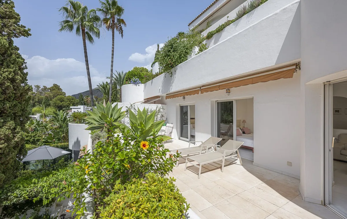 4107d078-f763-4b82-9d53-8244cea19f63