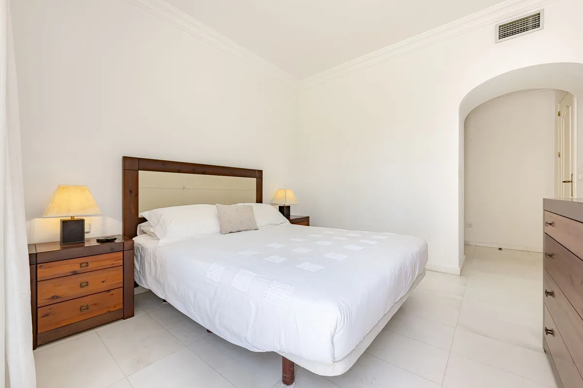 b148e7e5-52d7-41cb-9f47-55b0d1443a21