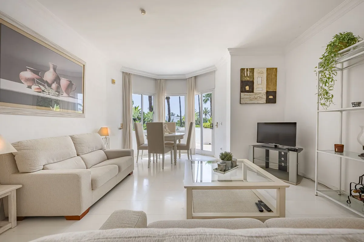 c4f7cdb8-202d-42d2-b31d-edf60f6c3968