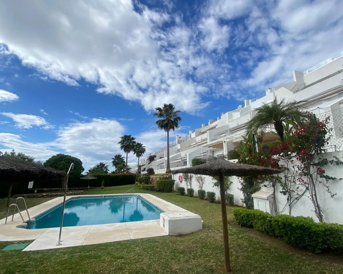 a98902b0-fdc6-4bf9-a740-9641d1ff2385