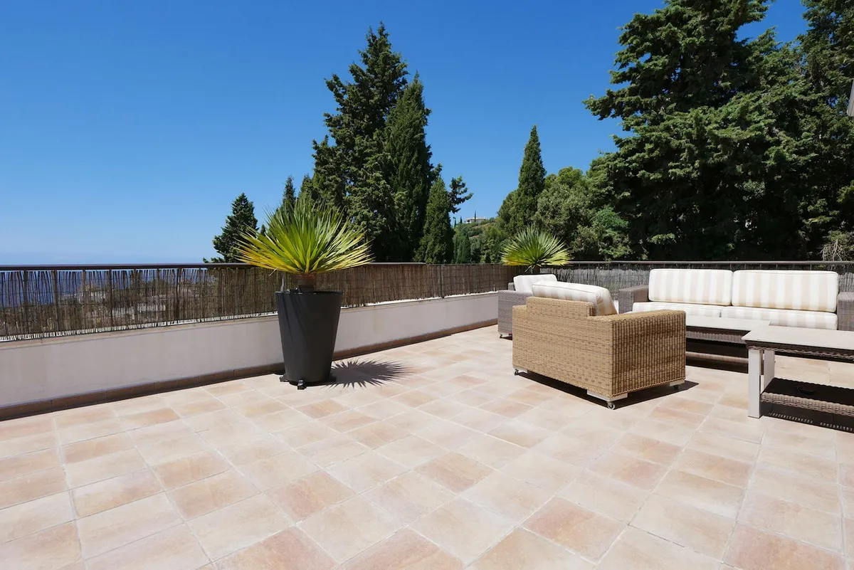 a0db50b2-c944-4344-bd59-4ded4957cd50