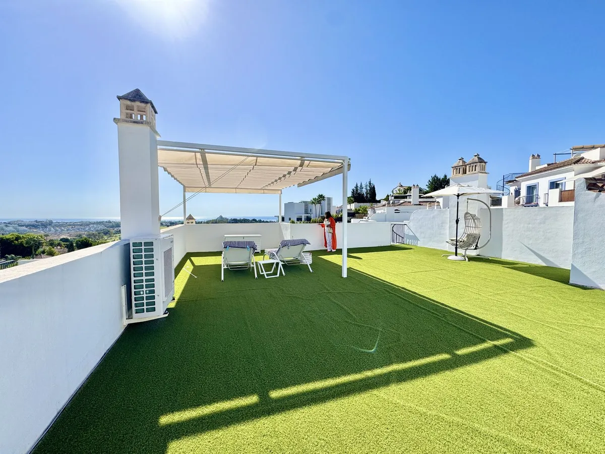 2074b642-5ba4-4f3d-b77a-fd3f018d6f56