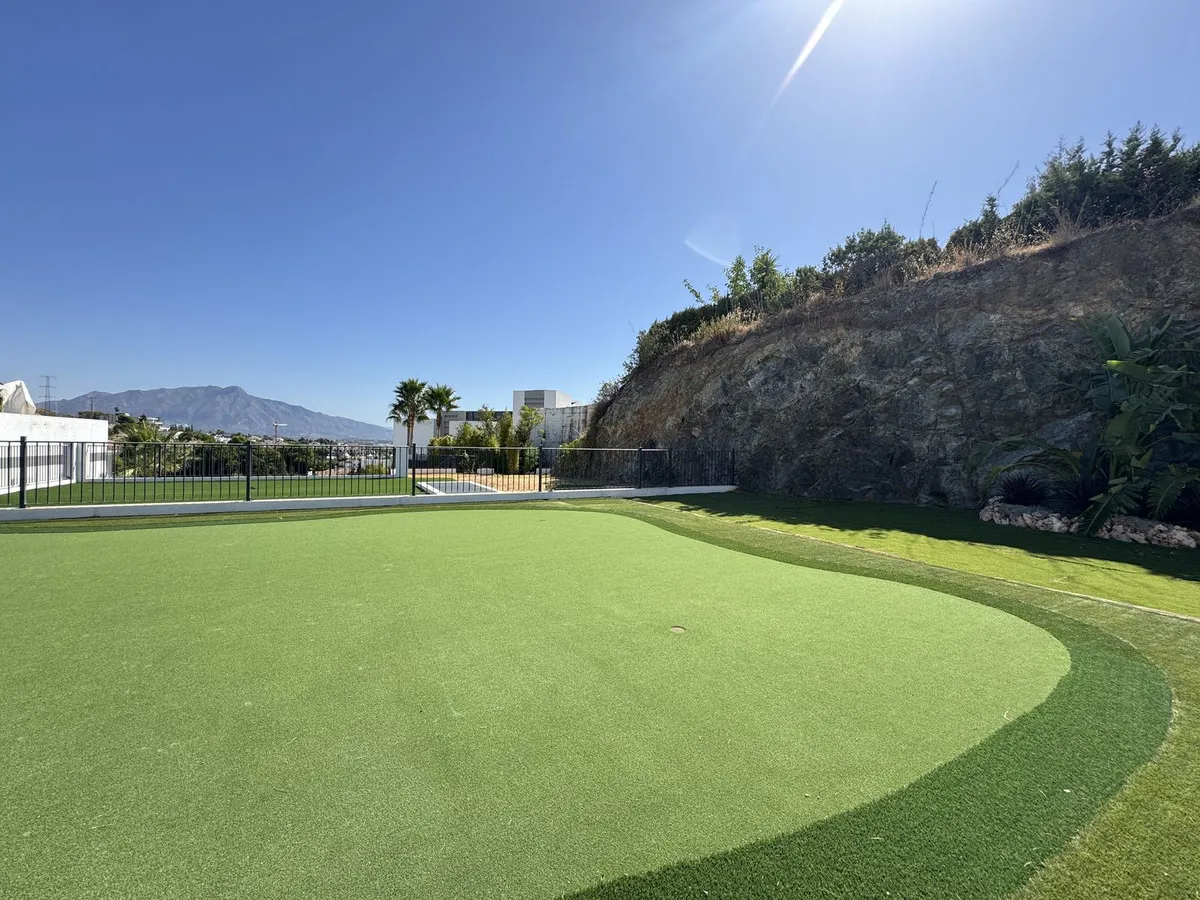 84393539-b1f1-41a8-891f-a96573e7bfae