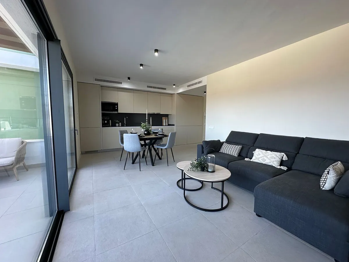 aa26af4e-a0ca-45b4-9461-3bab857b2d63