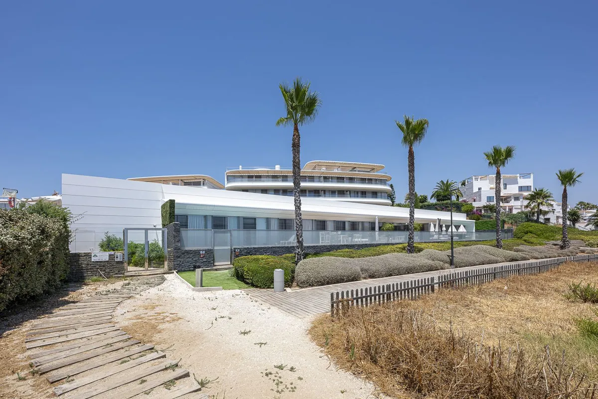 1a38f87e-7f65-41be-ad4a-c363d8965f49