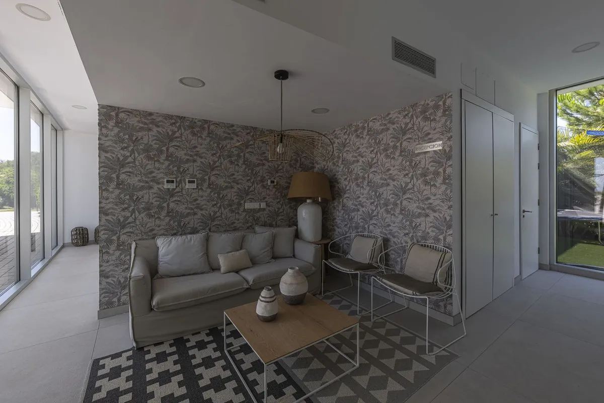 f6e74ce4-b847-40a8-9e04-ad9ed5965fb8